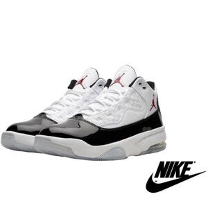 Jordan Max Aura 2 Gym Red sneakers